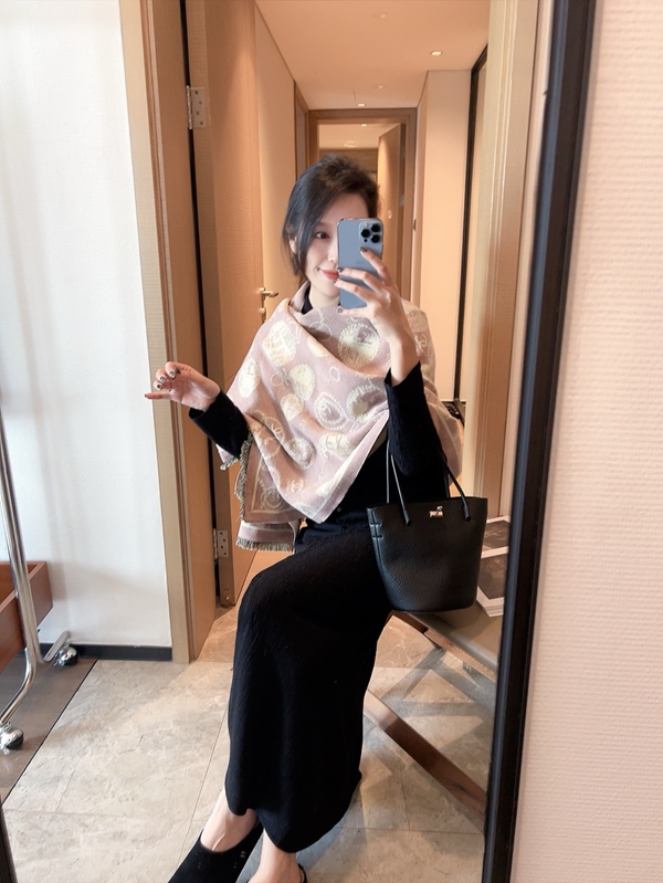 ブランドマフラー背面デザイン